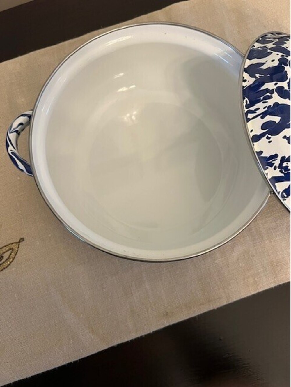 Golden Rabbit Enamel Ware Cobalt Swirl Dutch Oven 1.5 Quart Blue Willow - Picture 3 of 6